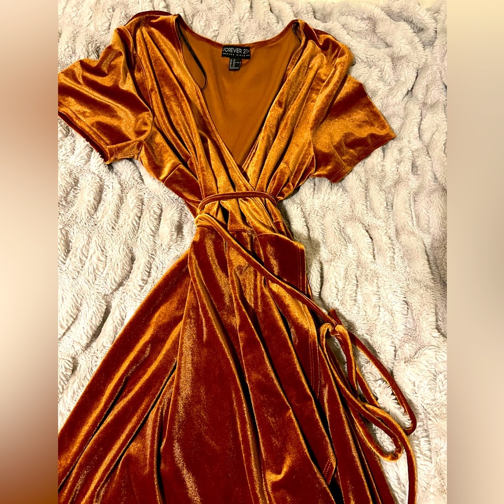 Forever 21+ burnt orange crushed velvet dress. Size 2x